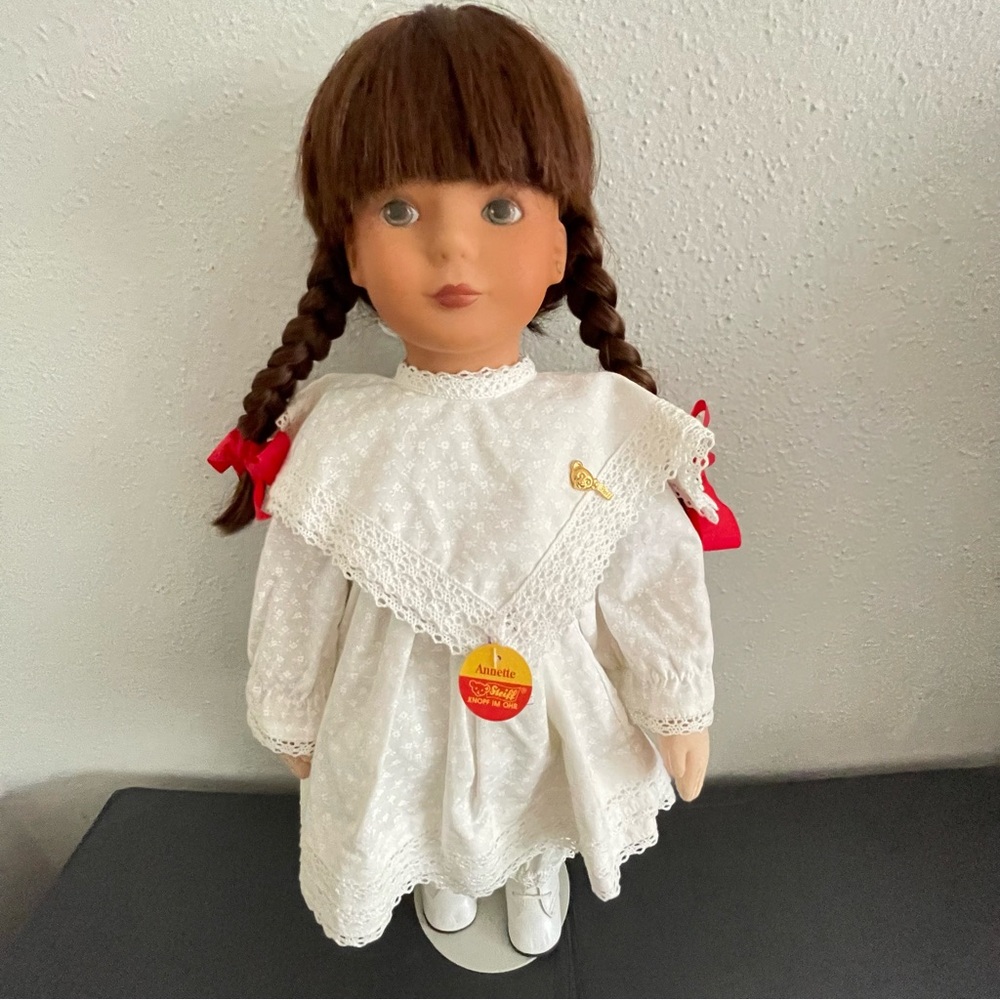 Vtg Steiff Annette 20” Doll 1987 Old House Smell, with Bear Pin Read!